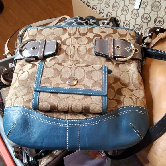 Coach - Picture 1 of 1